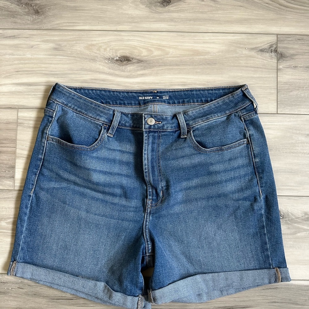 Old Navy Blue Jean Shorts Classic Mid-Length